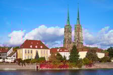 <p>Jesień we Wrocławiu - widok na Ostr&oacute;w Tumski i katedrę</p>
