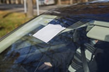 Na parking wojskowy przy cmentarzu Osobowickim tylko bez kamer samochodowych