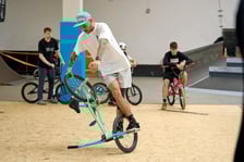 <p>Zawodnicy z Polski i Europy podczas eliminacji BMX Freestyle Contest 2025</p>