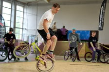 <p>Zawodnicy z Polski i Europy podczas eliminacji BMX Freestyle Contest 2025</p>