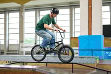<p>Zawodnicy z Polski i Europy podczas eliminacji BMX Freestyle Contest 2025</p>