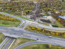 <p>Widok na teren budowy Wschodniej Obwodnicy Wrocławia od strony al. Karkonoskiej&nbsp;</p>