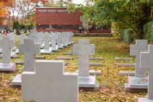 <p>Nowe pomniki zastąpiły krzyże pokutne</p>