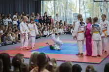 Lekcja WF-u z mistrzem olimpijskim w szkole przy ul. Cynamonowej