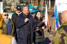 Prezydent Jacek Sutryk podczas konferencji zapowiadającej rozpoczęcie budowy tramwaju na Swojczyce