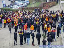 Policjanci podczas zabezpieczania meczu WKS Śląsk Wrocław - Polonia Bytom (niedziela 9 listopada)