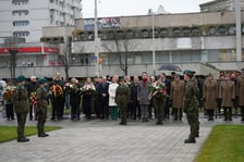 <p class="MsoNormal">Uroczystość złożenia kwiat&oacute;w pod Pomnikiem Martyrologii Profesor&oacute;w Lwowskich w sobotę 15 listopada</p>