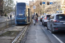 Najwęższy przystanek w mieście, a może i na świecie, zniknie w sobotę 22 listopada