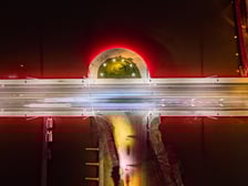 Mosty Uniwersyteckie rozświetlone na czerwono - 19 listopada 2025 r.