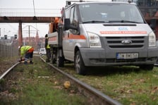 Prace przy naprawie szyn na ul. Legnickiej, 20.11.2025