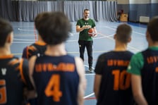 Koszykarze Śląska Wrocław odwiedzili uczniów V LO