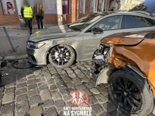 Rozbite samochody u zbiegu ul. Kościuszki 150 i Prądzyńskiego