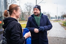 <p>Dzień Motorniczego. Wrocław, 25.11.2025. Pracownik&oacute;w MPK Wrocław odwiedził na pętli prezydent miasta Jacek Sutryk.</p>