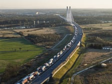 Samochody na AOW, zdjęcie z drona.