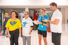 Finał charytatywnej sztafety na basenie SP 84, 28 listopada 2025