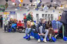 Andrzejki na lodowisku przy ul. Spiskiej we Wrocławiu