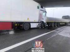 Zderzenie czterech samochodów ciężarowych na A8 - Autostradowej Obwodnicy Wrocławia