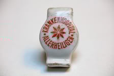 <p>Korek od butelki ze szpitala Wszystkich Świętych przy dzisiejszym Pl. Jana Pawła II</p>