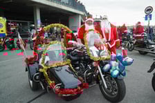 Początek parady Moto Mikołajów we Wrocławiu, 7 grudnia 2025
