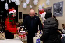 Spotkanie w ramach akcji MOPS "Paczki Dobrych Relacji" w domu parafialnym na Karłowicach