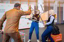 Bezpieczny Wrocław w szkołach. Pierwsze szkolenie w V LO przy ul. Kuronia, 10.12.2025