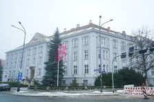 <p>Plac Powstańc&oacute;w Śląskich 20</p>