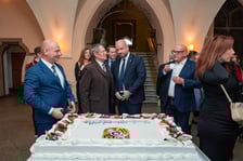 <p>Tort na 35-lecie samorządnego Wrocławia&nbsp;</p>