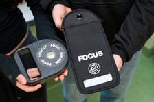 Etui na telefon blokujące sygnał