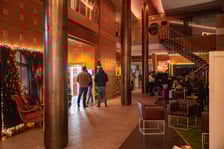 <p>Jedna osoba zginęła w pożarze w hotelu Plaza. To 39-letni mężczyzna</p>