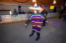 <p>Karnawołowe ślizganie na lodowisku Orbita. Wrocław, 06.01.2026</p>