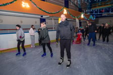 <p>Karnawołowe ślizganie na lodowisku Orbita. Wrocław, 06.01.2026</p>