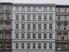 <p>Kamienica nr 21 przy ulicy Więckowskiego na Przedmieściu Oławskim już po remoncie i termomodernizacji</p>