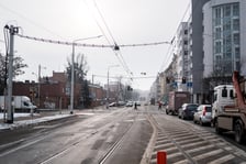 Remont torowiska na ulicy Trzebnickiej będzie dla MPK największym wyzwaniem inwestycyjnym w 2026 roku. Na zdjęciu z 9 stycznia obecny stan torów