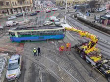 Wykolejony tramwaj na skrzyżowaniu Pomorska/Dubois - 9 stycznia 2026 r.