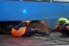 Wykolejony tramwaj na skrzyżowaniu Pomorska/Dubois - 9 stycznia 2026 r.