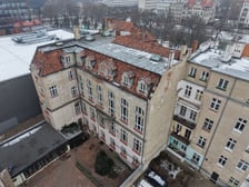 <p>Liceum Sztuk PLastycznych mieści się w siedzibie dawnej wytw&oacute;rni dzwon&oacute;w</p>