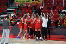 <p>Koszykarki Ślęzy Wrocław cieszą się ze zwycięstwa w finale Pucharu Polski. Sosnowiec, 11.01.2026</p>