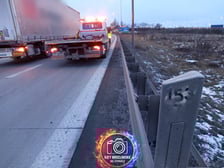 Zderzenie samochodu osobowego i ciężarowego na A4 Bielany Wrocławskie