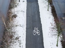 Ścieżka rowerowa na Alei Piastów na Oporowie