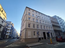 Remont elewacji kamienicy przy ul. Dworcowej 10 na Przedmieściu Oławskim