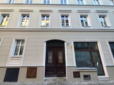 Remont elewacji kamienicy przy ul. Dworcowej 10 na Przedmieściu Oławskim