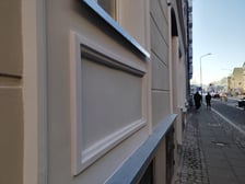 Remont elewacji kamienicy przy ul. Dworcowej 10 na Przedmieściu Oławskim