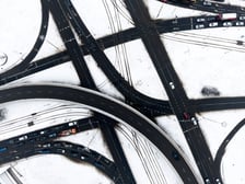 Plac Społeczny i estakada z lotu ptaka w zimowej aurze