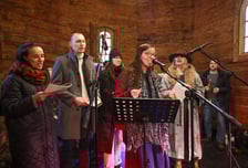 <p>Wsp&oacute;lne kolędowanie w dawnym kości&oacute;lku św. Jana Nepomucena, stojącym w Parku Szczytnickim. Wrocław, 24.01.2026</p>