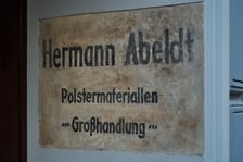 <p>Kamienica wsp&oacute;lnotowa Cybulskiego 19 w listopadzie 2025</p>