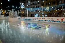 Lodowisko w Rynku we Wrocławiu nocą