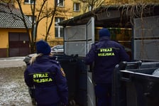 <p>Towarzyszyliśmy straży miejskiej podczas patrolu w mroźny dzień. Szukaliśmy os&oacute;b w kryzysie bezdomności zagrożonych wychłodzeniem</p>