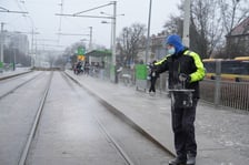 <p>Uwaga, trudne warunki na drogach! Utrudnienia dla pasażer&oacute;w komunikacji, 5 luty 2026 r.</p>