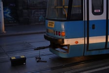 Złamany pantograf przy Pułaskiego - trwa naprawa