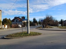 Odcinek brakującego chodnika przy ul. Kurpiów na Ołtaszynie